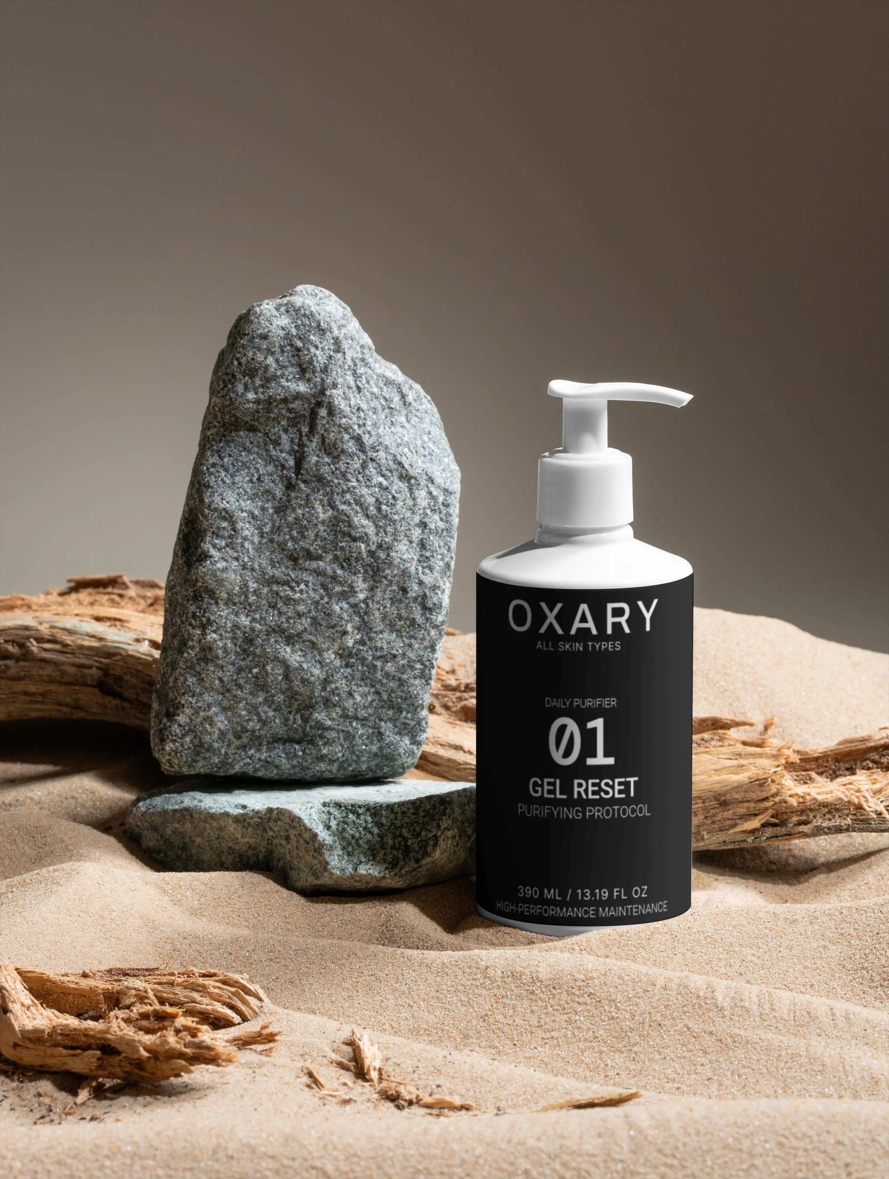 Détail du packaging du Nettoyant Visage Homme GEL RESET — Protocole [01]